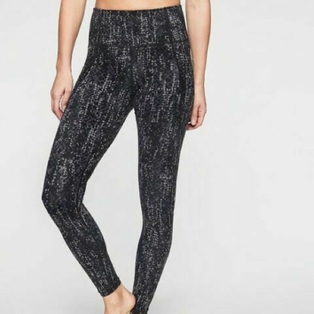 Athleta Salutation Stash Pocket Leggings XS